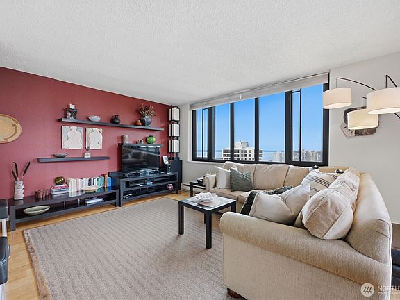 4th image of 2100 3rd Avenue #2604