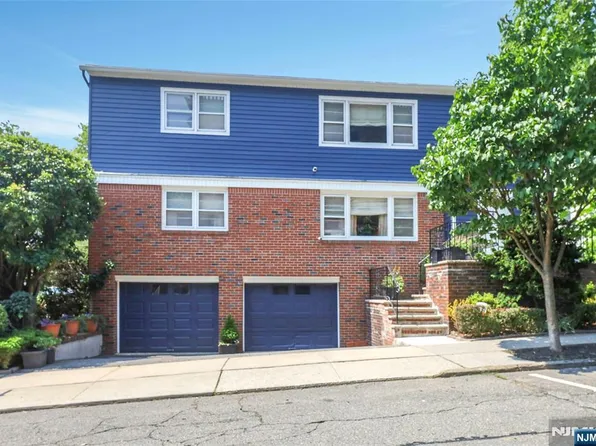 27 73rd St, North Bergen, NJ 07047