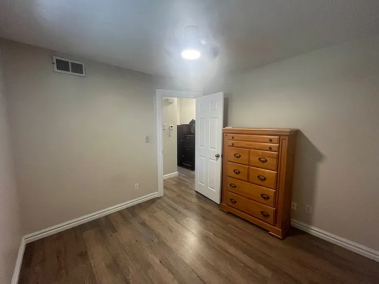 1331 W Hayes St — Photo 13