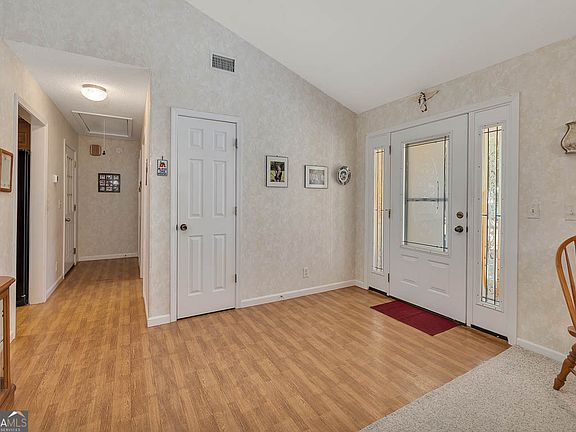 2nd image of 1056 Fiddler Trce NE