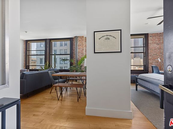 3rd image of 460 S Spring St APT 916