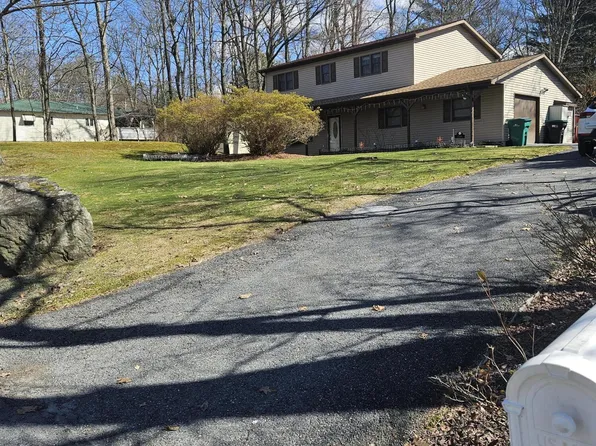 166 Tanbark Ln, Tannersville, PA 18372