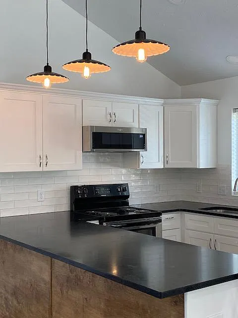 20490 Poplar St — Photo 4