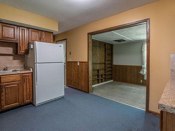5th image of 65 Arbor Dr