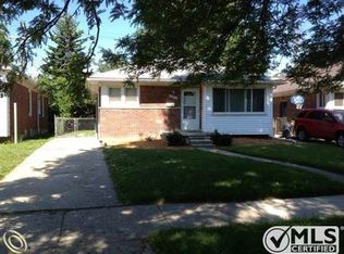 23621 Scotia Rd, Oak Park, MI 48237