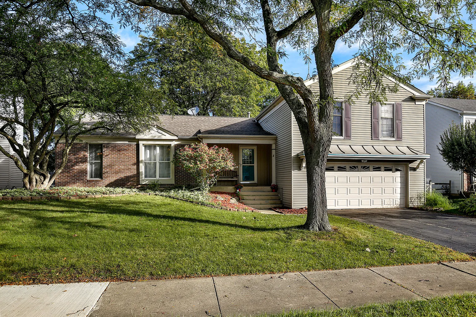723 Hickory Ln photo 1
