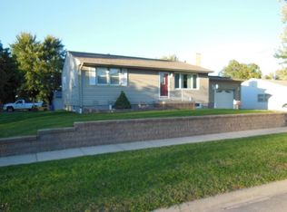 521 W Pierce St, Pierce, NE 68767
