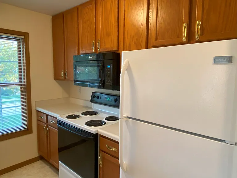 2604 Stange Rd #9 — Photo 4