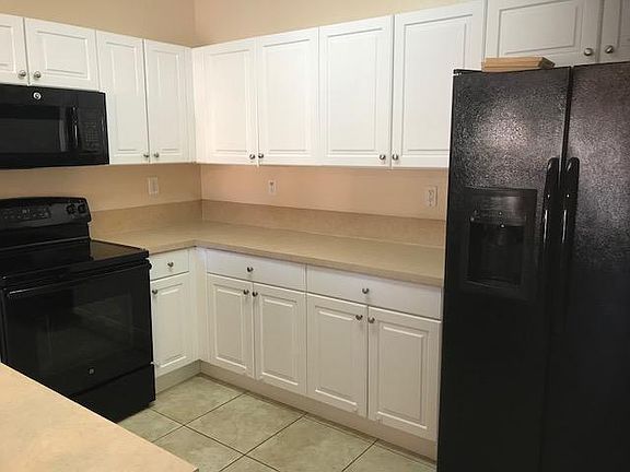 5th image of 3370 NE 14th Dr Unit 102