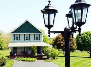 5 Fairway Cir #A, Hope Valley, RI 02832