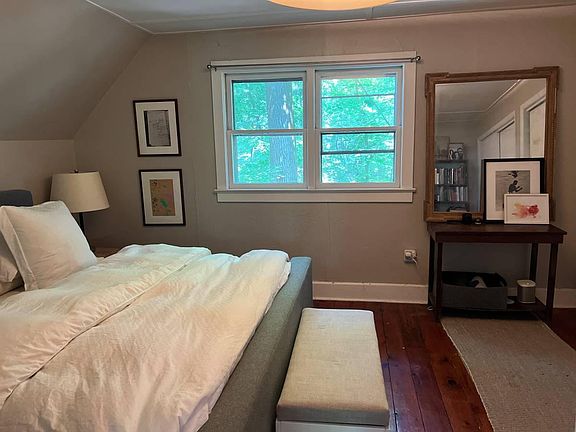 2nd image of 406 N Broadway