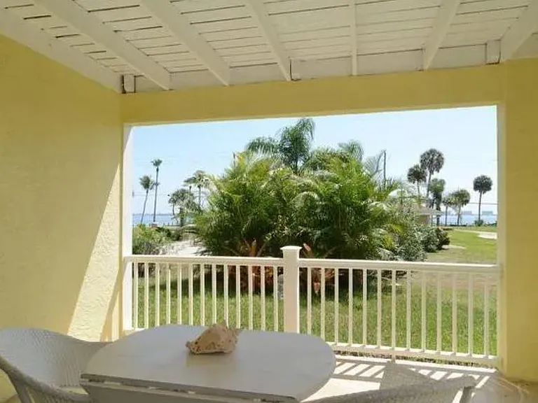 13603 S Indian River Dr #LOWER — Photo 1