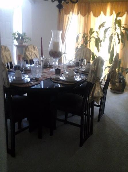 2nd image of 664 Oakview Trl