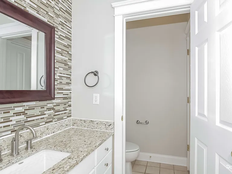 16125 Kelly Park Cir — Photo 8