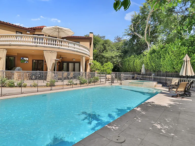 5427 Encino Ave — Photo 16