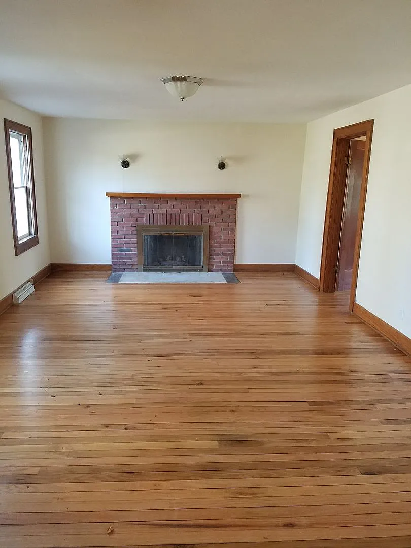 907 S Sheridan Drive — Photo 2