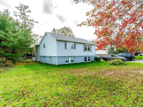 489 Cobequid Rd, Lower Sackville, NS B4C 3Y7