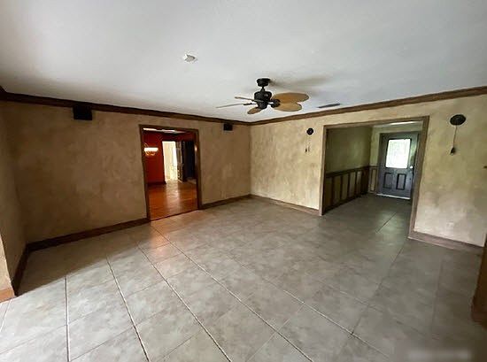 3rd image of 3645 Mirror Lake Dr