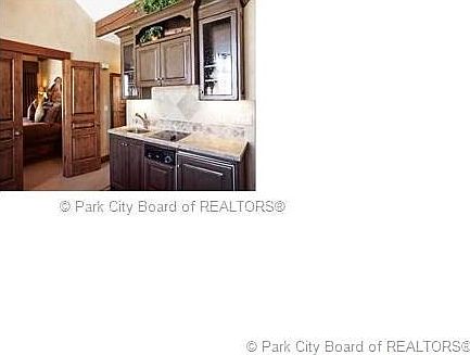 4th image of 2001 Park Ave #424