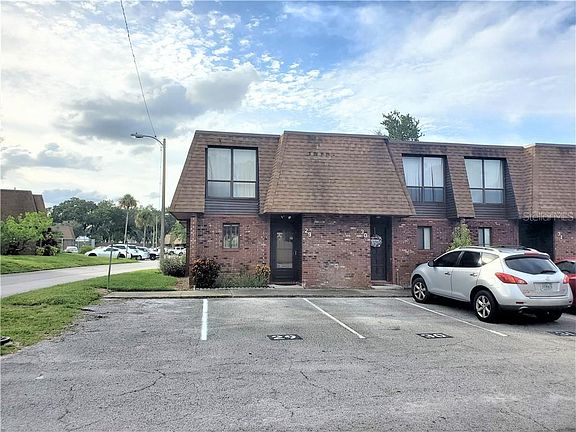 3rd image of 1836 Crystal Lake Dr #29