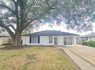 210 Brigadoon Ln, Friendswood, TX 77546