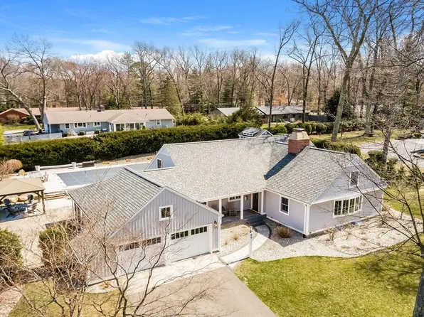 99 Deepwoods Dr, Longmeadow, MA 01106