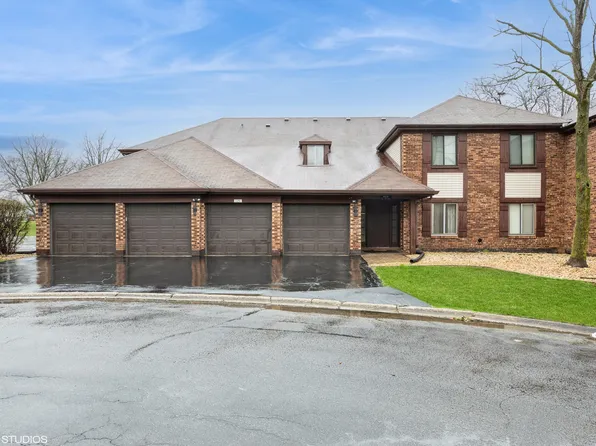 3251 184th St APT 2B, Homewood, IL 60430