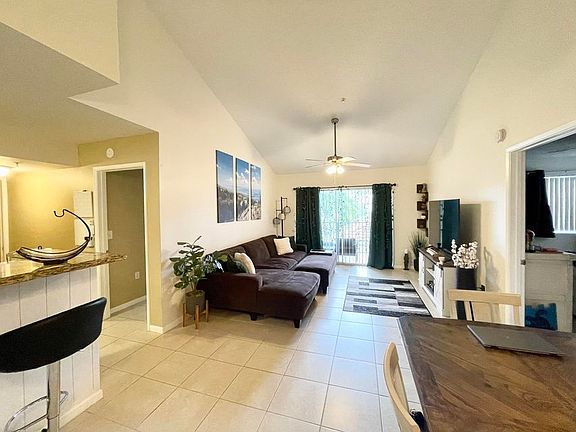 3rd image of 7912 Sonoma Springs Cir