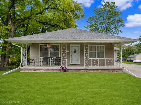 903 E 1st Ave, Indianola, IA 50125