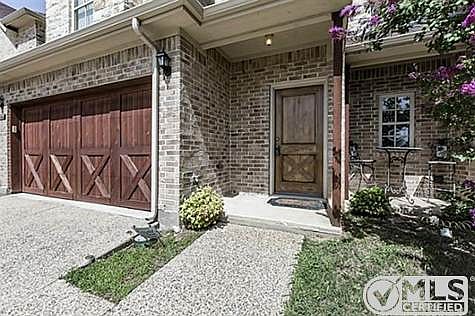 2nd image of 2215 Highland Villa Ln