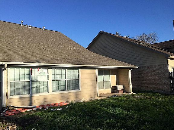3rd image of 12703 Skyknoll Ln
