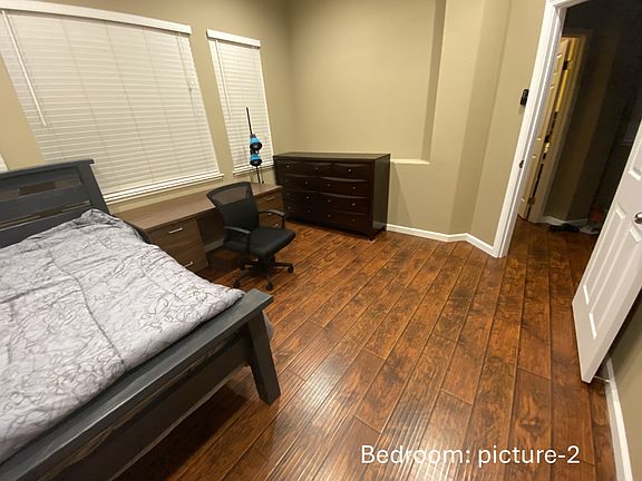 The bedroom downstairs - picture 1