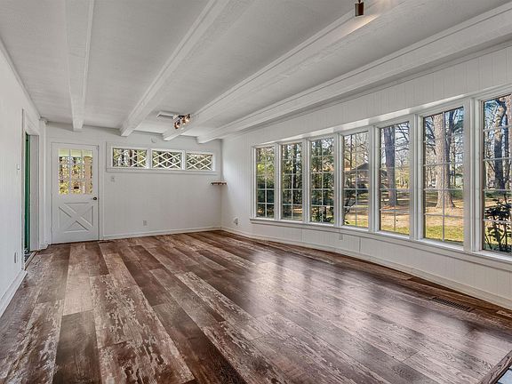 4th image of 600 Mills Park Rd