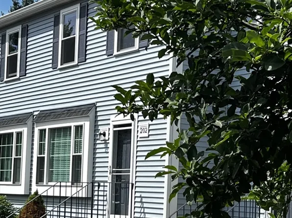 202 Irving Rd, Randolph, MA 02368