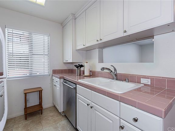 4th image of 5500 Lindley Ave Unit 105