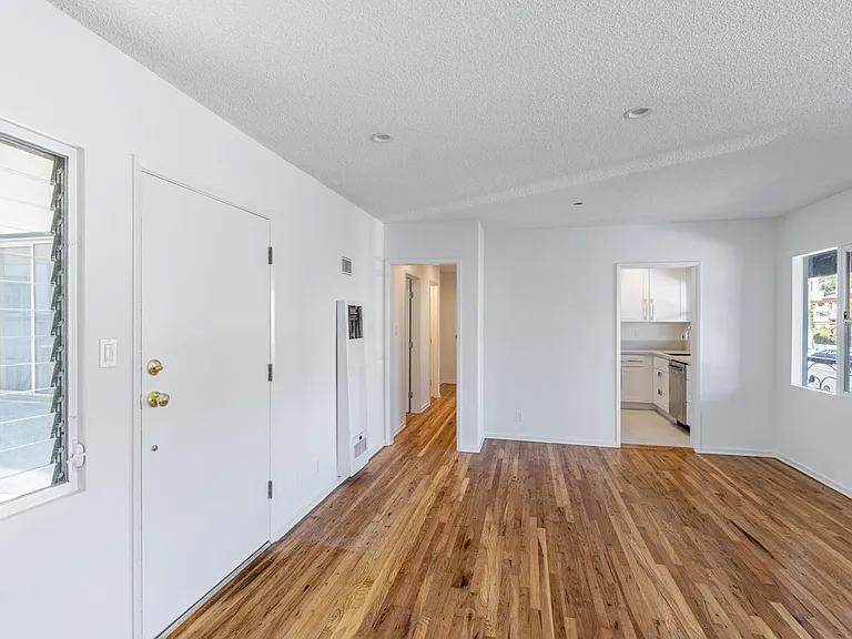 1028 6th St #1026D — Photo 6