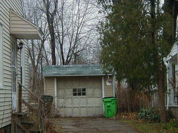 2nd image of 533 E 260th St