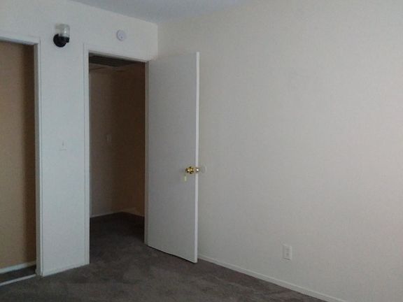 4th image of 3790 3790crellin Cir