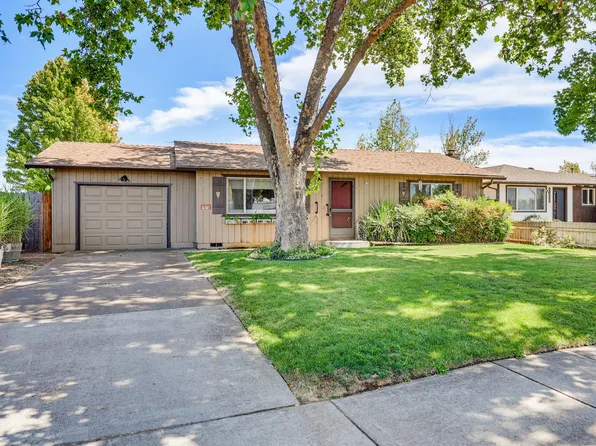 7872 Harlan Dr, White City, OR 97503