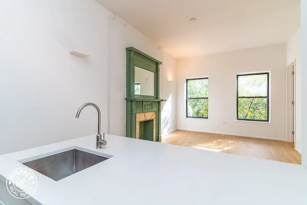 Rented by MySpaceNYC | media 21