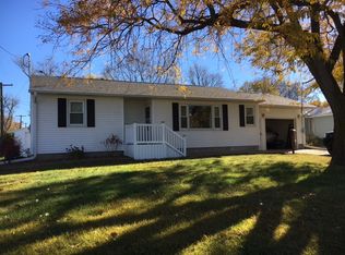 225 9th St, Rockwell City, IA 50579