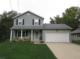 2065 Uniondale Dr, Stow, OH 44224