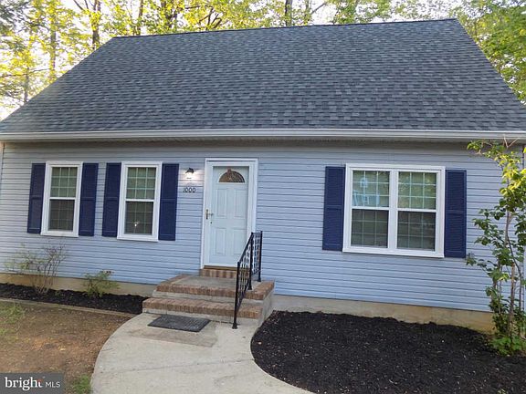 2nd image of 1000 Forest Hills Ave