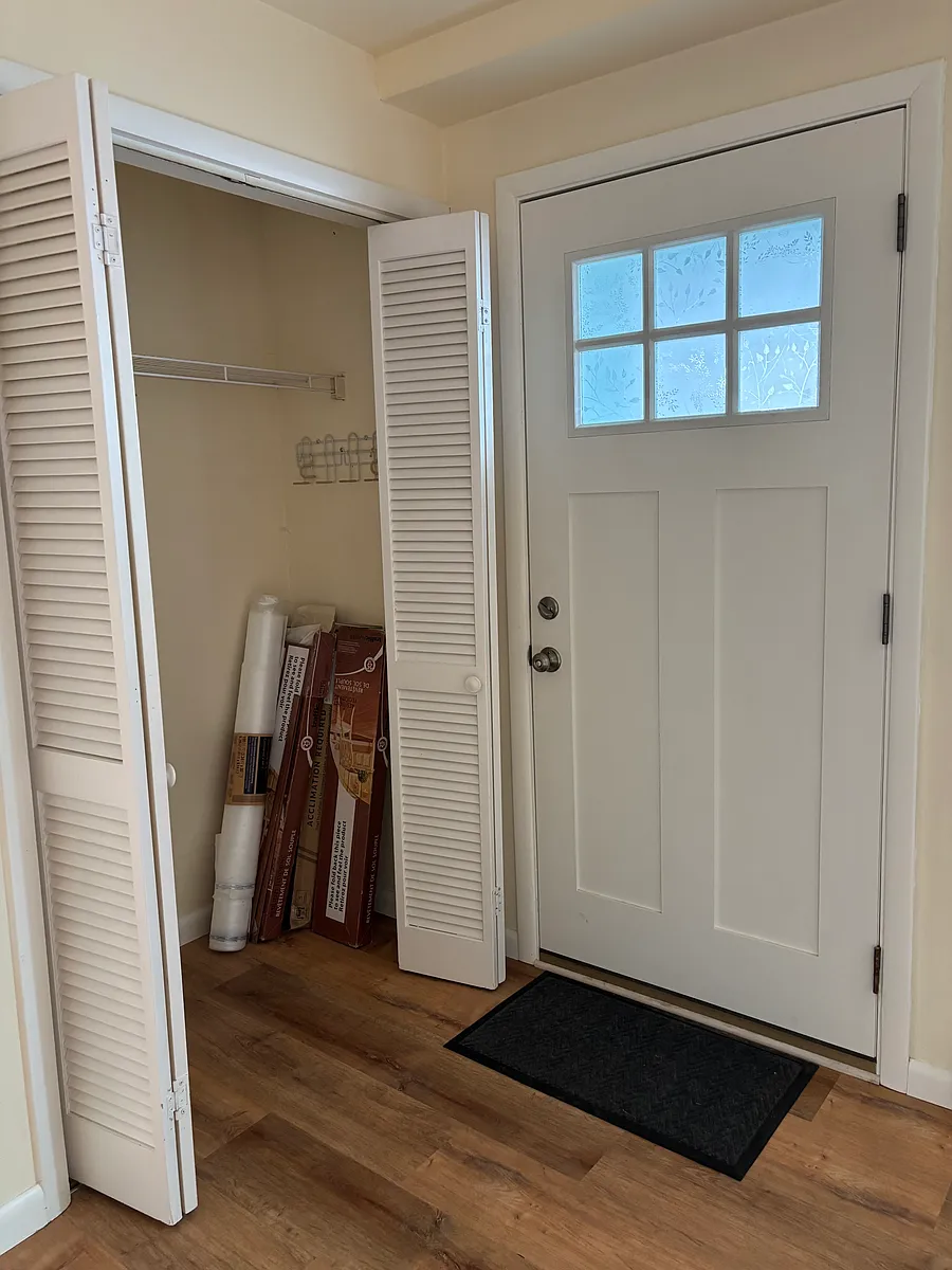 Building Photo - 442 Groton Rd #2