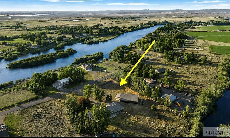1st image of 762 S River Rd