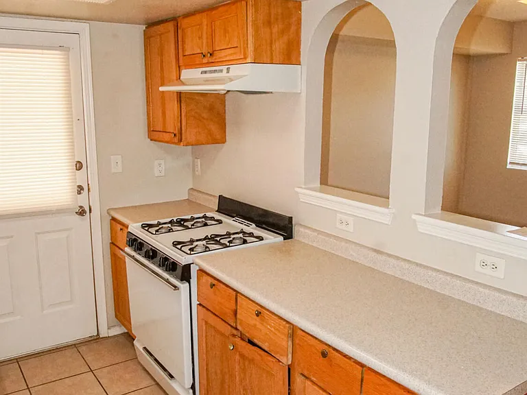 11024 Sunshine Ct — Photo 6
