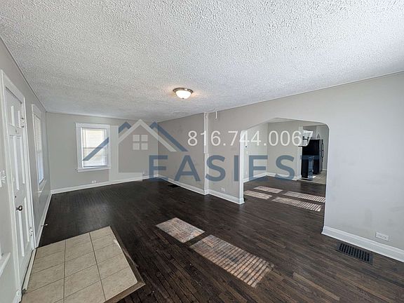 2nd image of 1515 S Northern Blvd