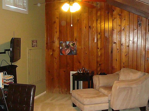 5th image of 11102 Holworth Dr