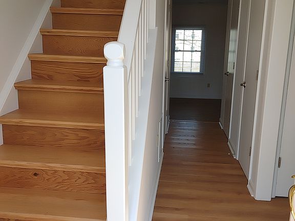 2nd image of 108 Yorkshire Ct