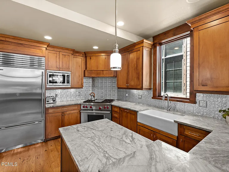320 Woodside Ave — Photo 7